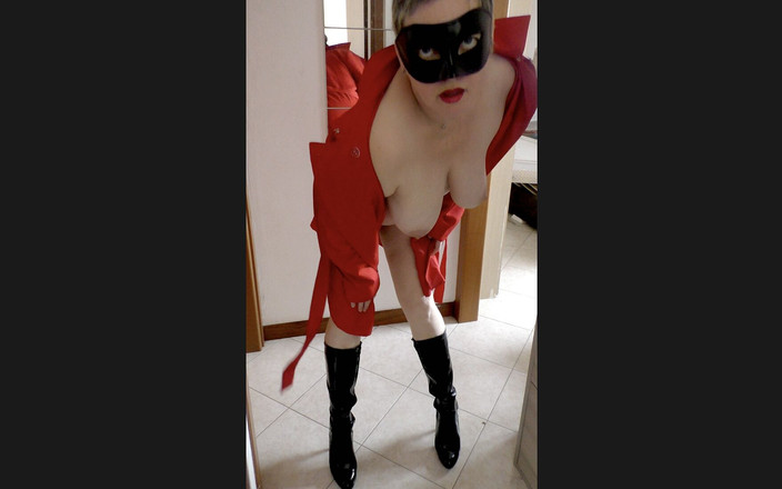 Mature_cunt: घुटने के उच्च जूते और लाल कोट पोज दे रहे हैं