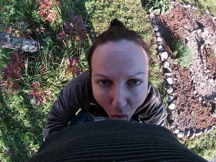Hera Harding: Cheating Wife Gives Blowjob to a Gardener