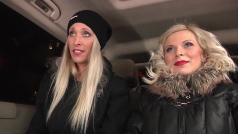 MILF and Big Wet Tits XXX: Tóc vàng đụ mạnh trong xe buýt fick