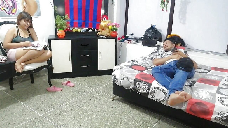 ANGELES: 공부할 때 부모님 집에서 절친과 섹스