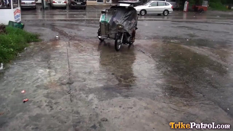 Trike Patrol - Tuk Tuk Patrol: Pulzující kundička louže