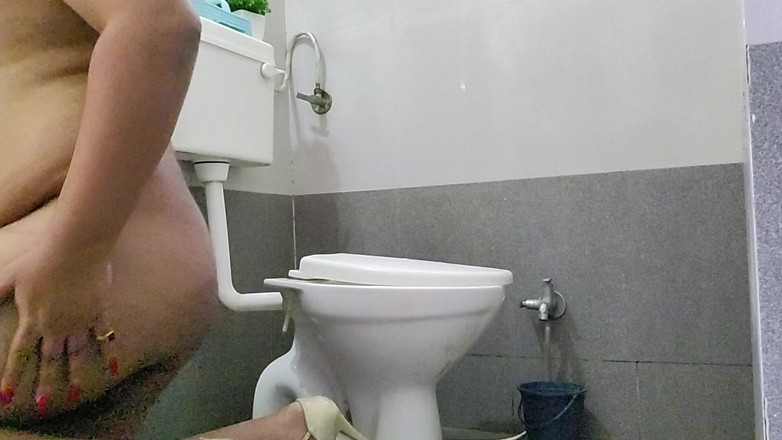 Indiansissychubby: नायलॉन और स्कर्ट में