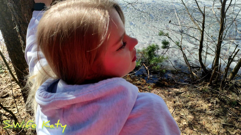 S-Wife Katy: Tajně ošukala od svého manžela poblíž jejího domu vdanou děvku