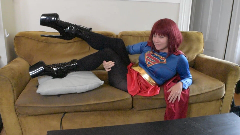 Deanna deadly: Supergirl jajak cair selepas cuba menggoda awak bau kaki sudut...