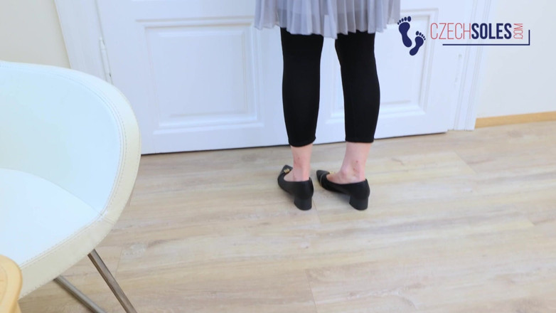 Czech Soles - foot fetish content: Venerarea picioarelor mari împuțit ale recepționerului cu vedere la persoana 1
