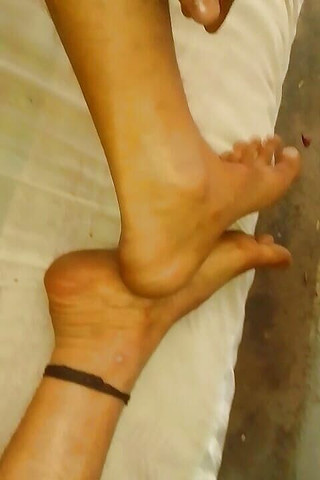 Gangbang straight: Hotty Feet