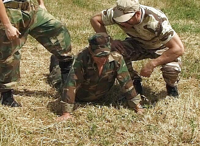 Bareback TV: Kerel traint outdors