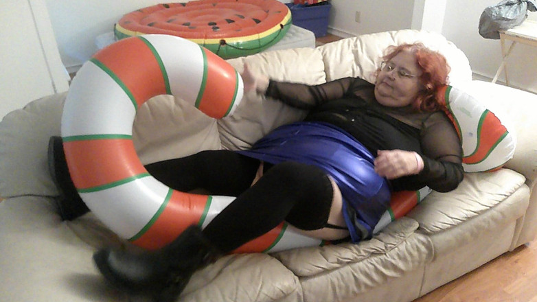 BBW nurse Vicki adventures with friends: Grande Linda Enfermeira Vicki Tenta Esmagar Sua Bengala?