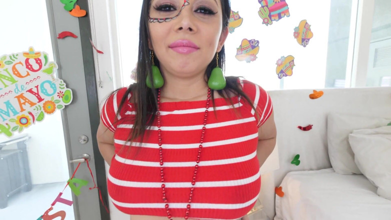 Top Web Models: Sexy Latina Stephanie Saint pov blowjob cum swallow