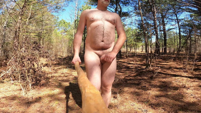 Jon Screcrow: 在废弃的乡村小巷上未割包皮的鸡巴裸体徒步旅行终于射精了。