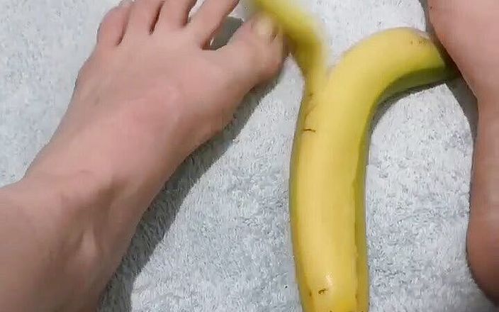 Erotic college: Teman sekamarku suka makan pisang setelah video