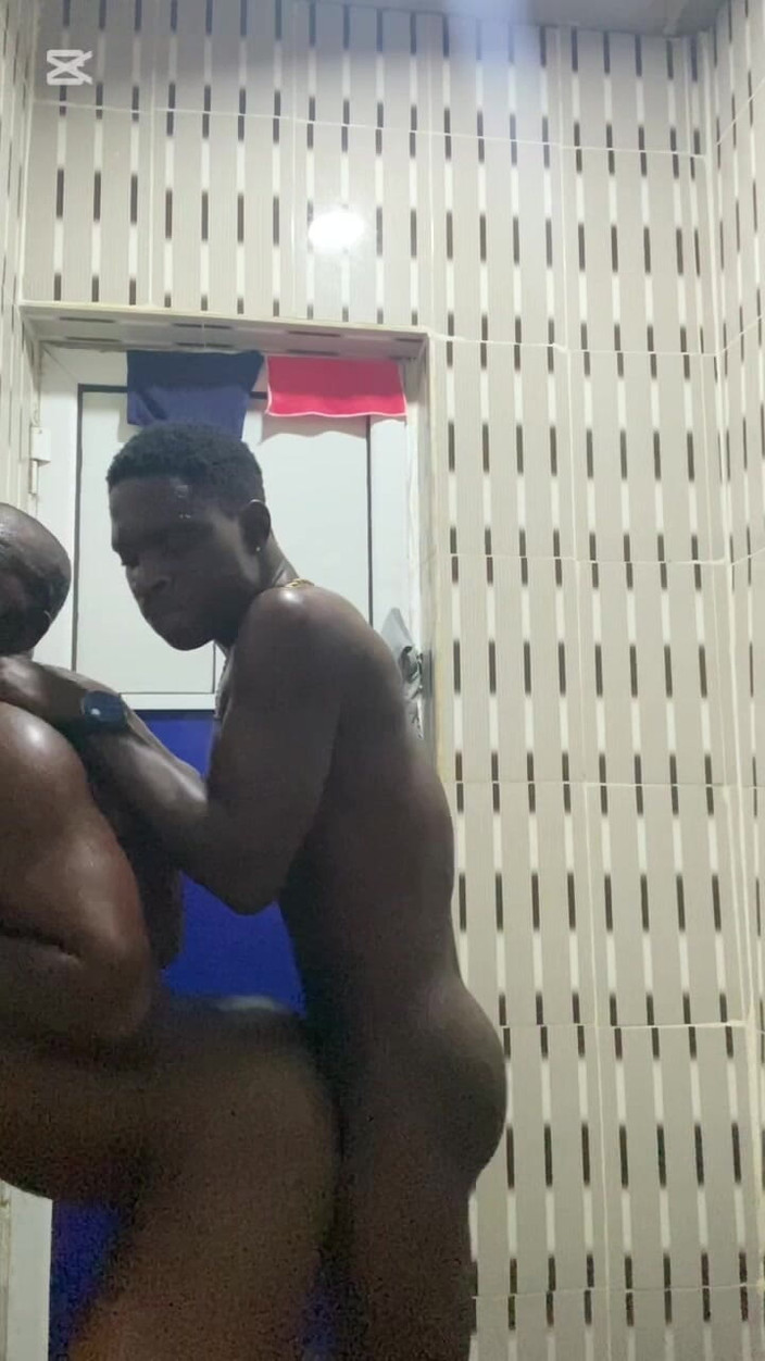 BlackDanie_production: トイレでしっかりセックスしてたんだ