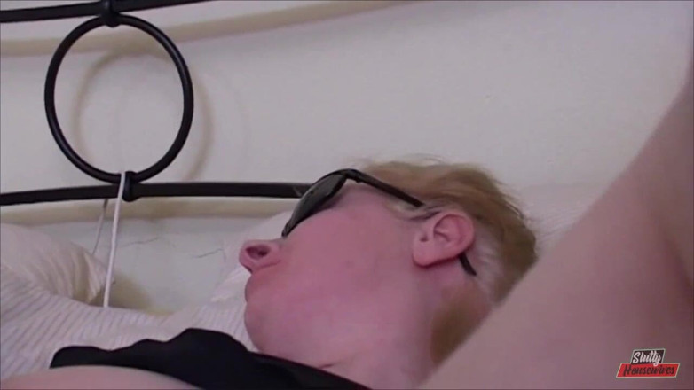 Vere Casalinghe Italia.: Fat slut gets her pussy fucked