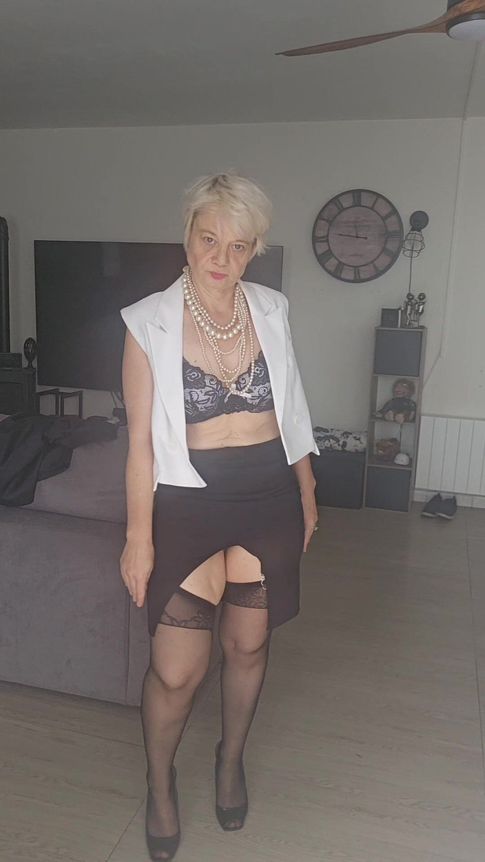 Sofy13: 热爱性爱无拘无束的性感成熟女人的合辑