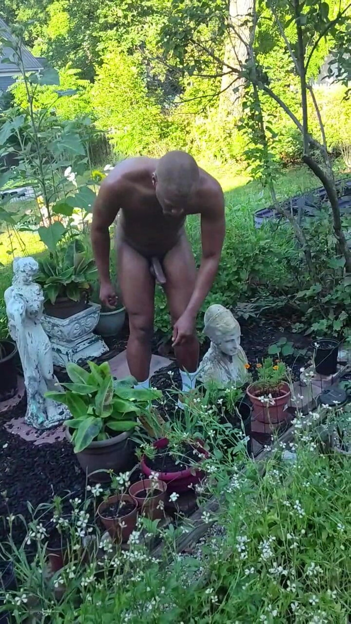 Kennie Jai: Kennie Jai se masturba em um Airbnb