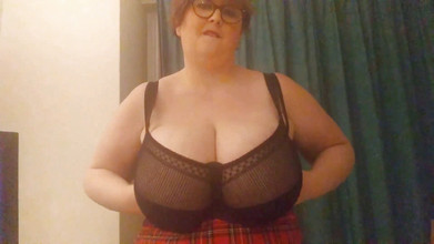 Curvaceous Caledonia