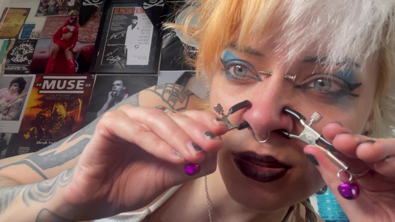 Glitterqueen1999: Nose Fuck with Cock and Nipple Clamps on Nose Goth...