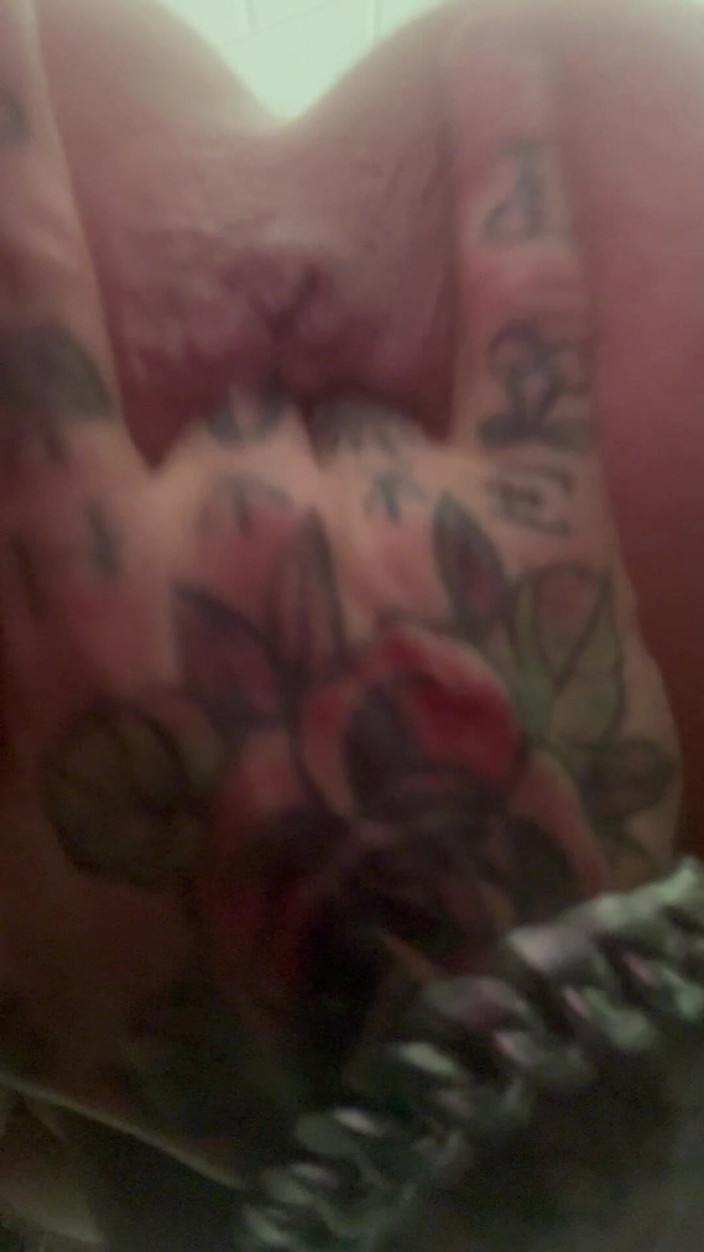 Lost Leo productions: Pizdă de om neglijaculat