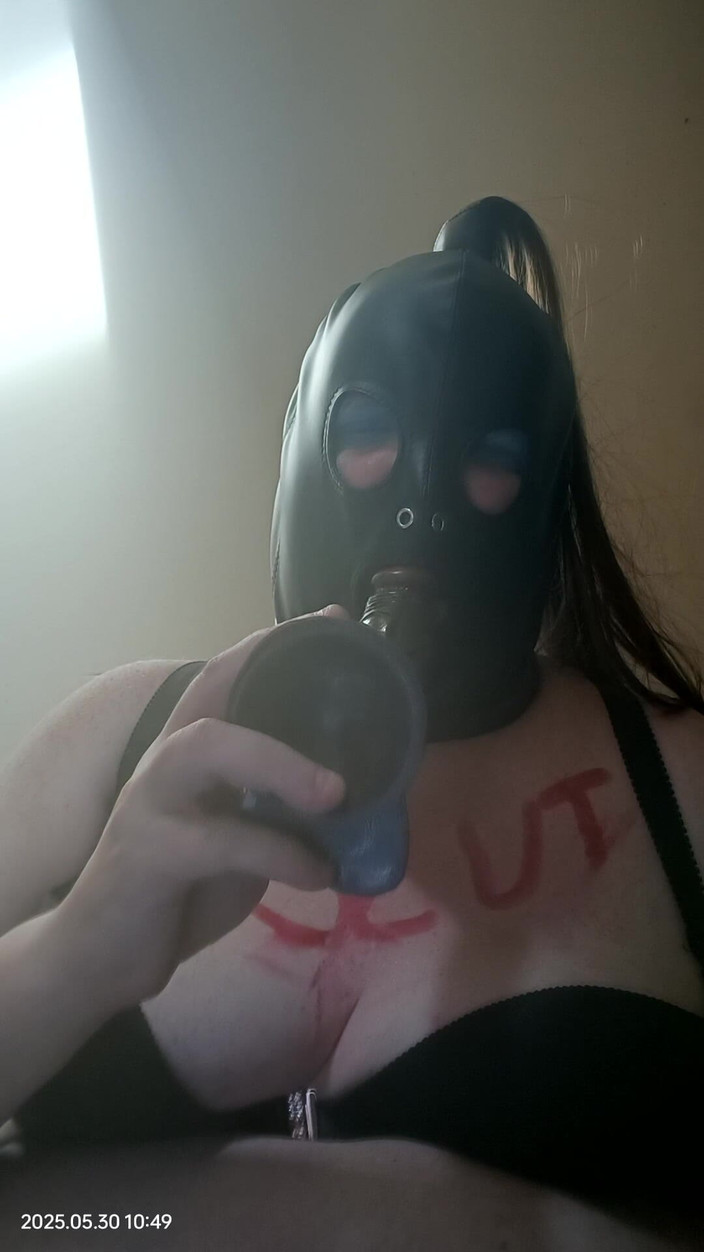 Stephanie-Nicole-TV: Bbw tv hút thuốc và chơi với một dương vật...