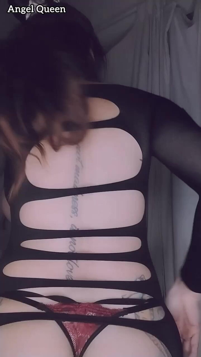 AngelQueen: JOI intenzivní hraní prsou pokrytou a orgasmus zničený