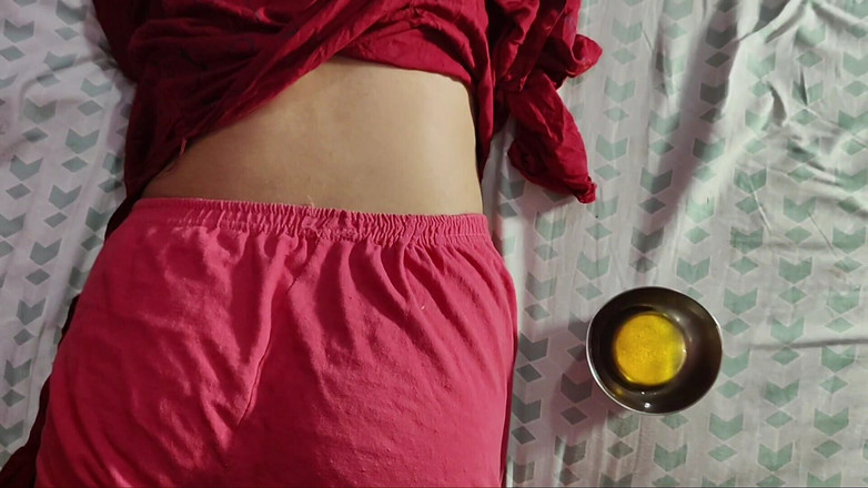 KavitaBhabhi: Mica soră vitregă indiană mă masează și merge prost