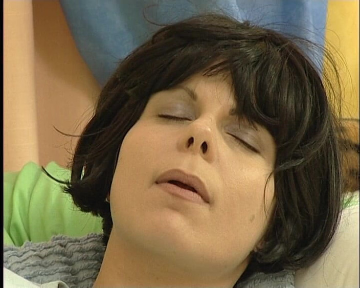 YOUR FIRST PORN: Ein ganz natuerlicher orgasmus von kim - un orgasmo completamente naturale...