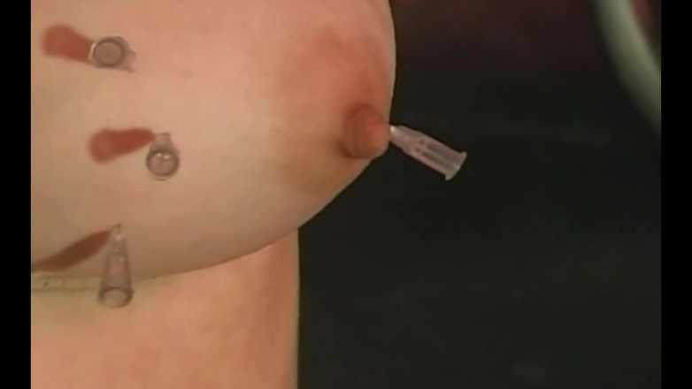 Maledom Austria: Supersadist Hector menghukum pepek dan kelentit si jalang submisifnya Bonnie.