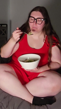 Asmr Huge Salad Mukbang: BBW Crunching and Gulping