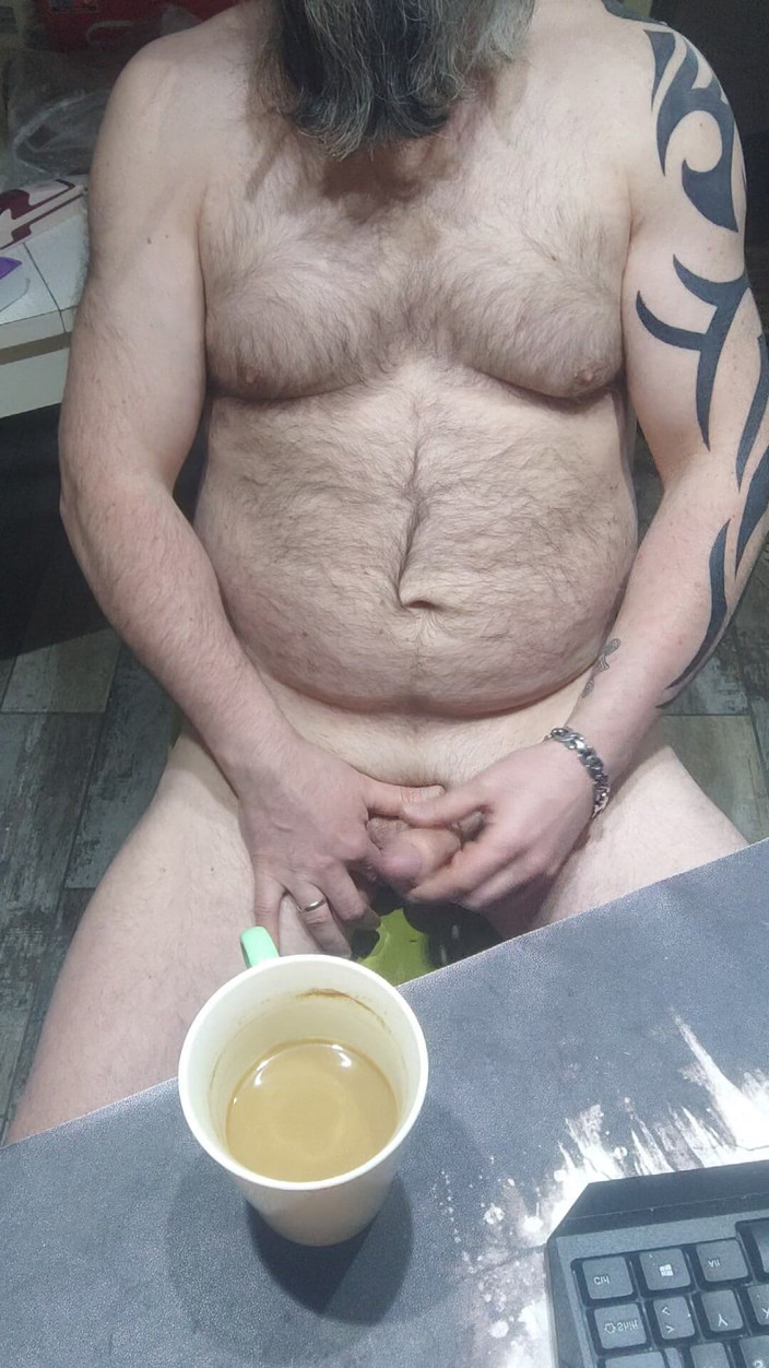 Wanker: Picie porannej trumny i szarpanie mojego kutasa