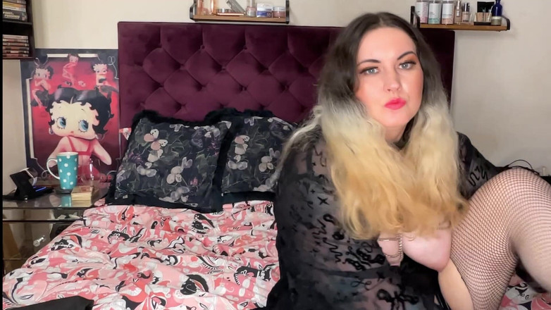 MissFFW: Whore Tries on Her New Heels While Wearing a Pvc...