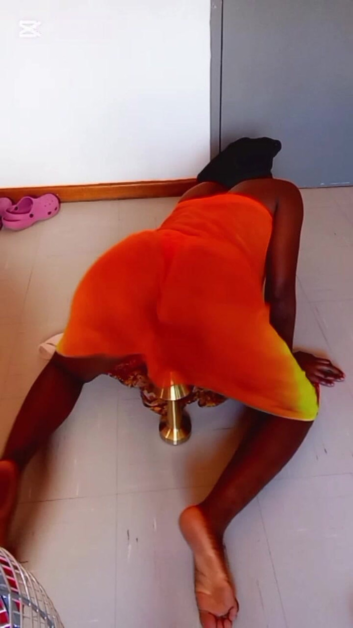 Xkiki: Ibu tiri dapat saya mengongkek pemegang lampunya