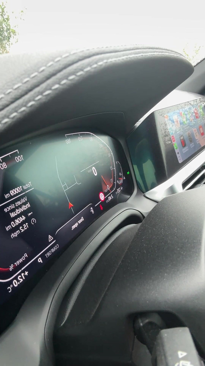 Kellycd2022: Sexy transvestã¤t kellycd2022 fÃ1/4r eine Fahrt in rot nahtlose strumpfhosen...