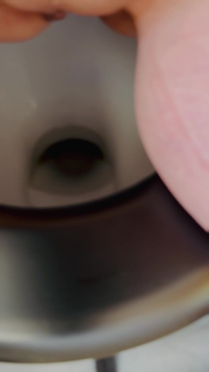 DouceLuxure: Chodź, zobacz, jak siusiu