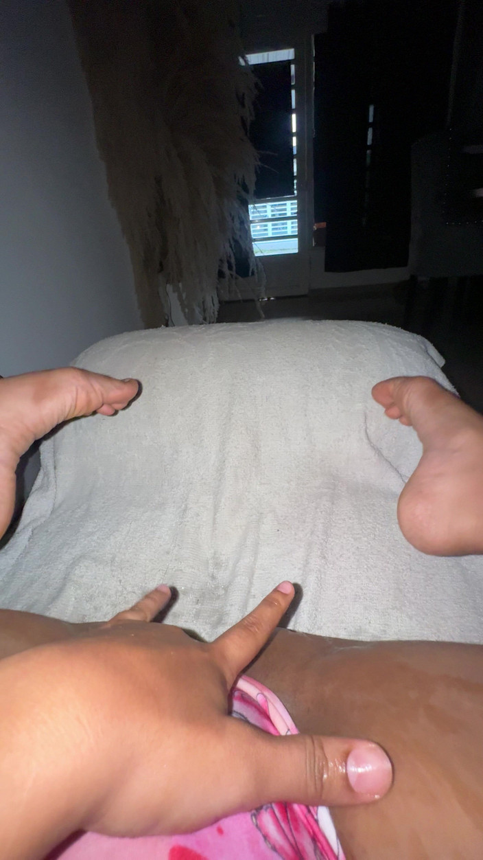 EMY_AND_JONH: A casa dopo una lunga giornata in ufficio