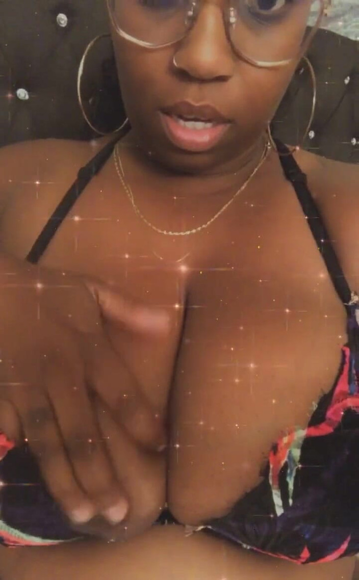 Diamond: Payudara terlihat benar!