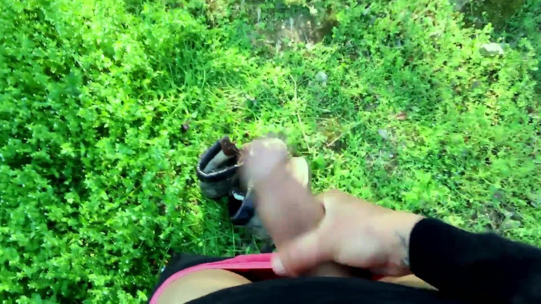 Idmir Sugary: Unbeschnittener schwanz pisst mit Erektion und abspritzen auf gebrauchte stiefel,...