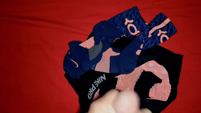 Michael Moore: Nevlastní sestra sprosté oblečení v tělocvičně Inseminace