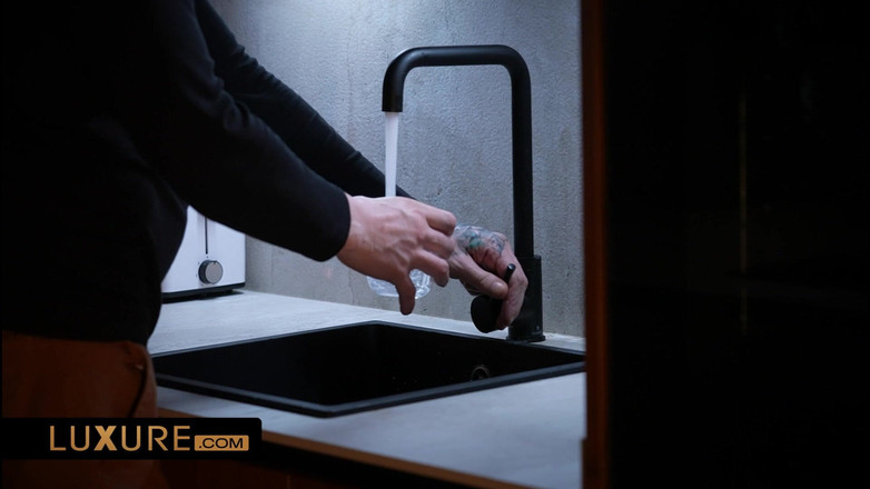 Luxure: La tension tacite