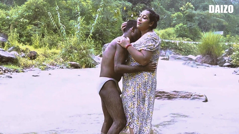 Daizo Premium: Indian Girlfriend Romantic Seductive Sex with Boyfriend Riverside