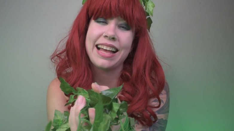 Deanna deadly: Poison Ivy melted by POV superhero