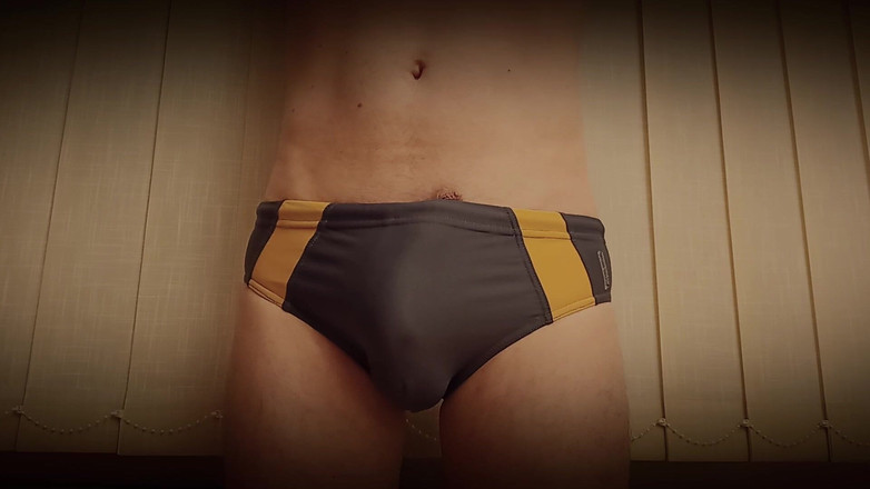 TheOldBigThing: 在游泳干中勃起