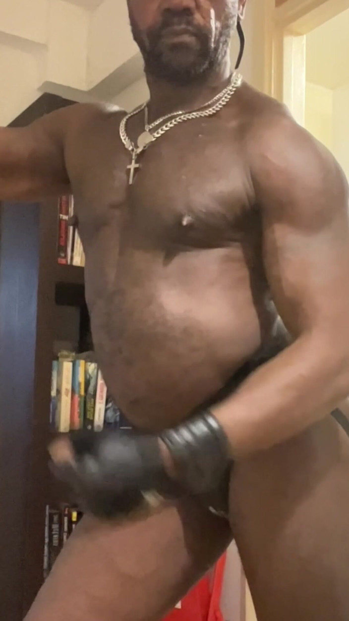 Black mature kinky muscle: Bbc otot hitam besar pantat leather lateks flex &amp; wank