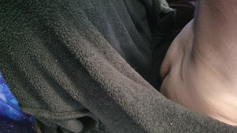 JJ7779: 热身直播。