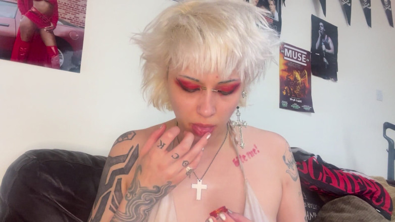 Glitterqueen1999: Szminka Pocałunki i Obciąganie Red Black Lips Głębokie gardło niechlujstwa