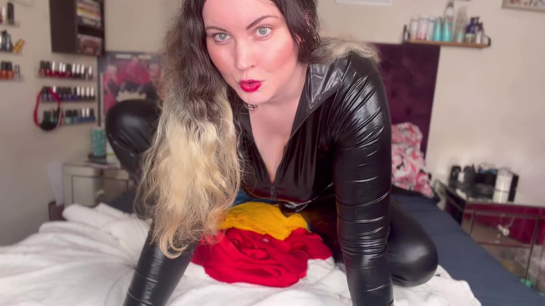 MissFFW: Un spectateur a envoyé des vêtements à ses ex-copines FFW