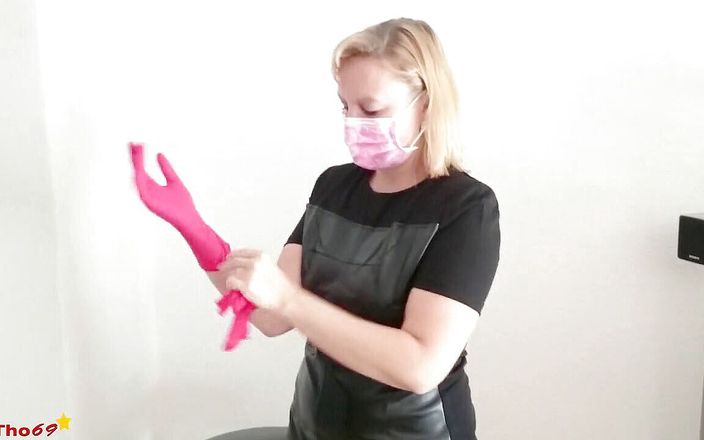 SuTho69: Travail de gant avec éjaculation sur masque