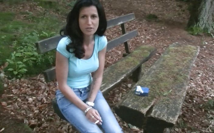 Melanie-Fox Private Videos: Áspero anal fodido na floresta