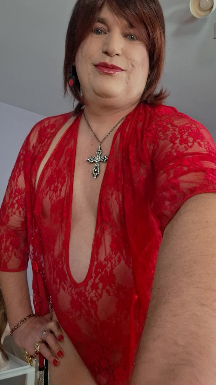 Victoria Lecherri: Essere Una Troia Nella Mia Lingerie Rossa!