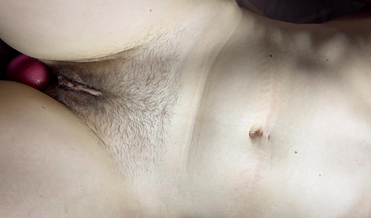 LolaLola: Я прокинувся від розтирання об свою волохату крупним планом з величезним камшотом