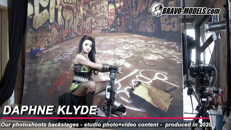 Bravo Models Media: 백스테이지 사진 촬영 다프네 클라이드 - 성인